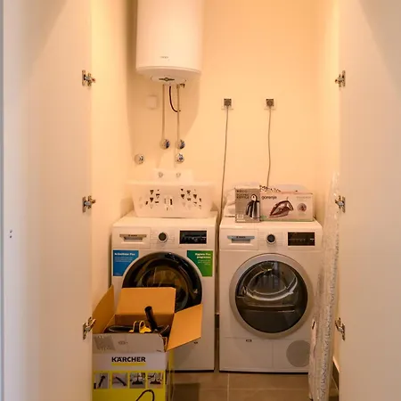 Ultra - Waterfront Apartmán *