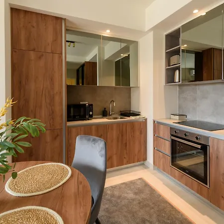 Ultra - Waterfront Apartment *